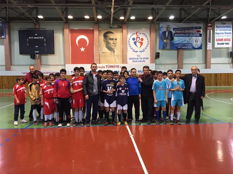 Futbol yıldız erkeklerin şampiyonu M. Emin Günel