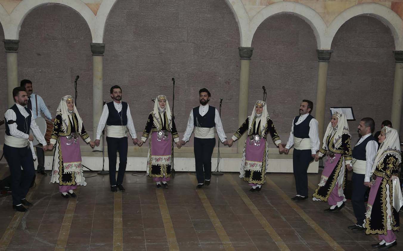 Türkü severler Kapadokya kültür merkezinde buluşuyor