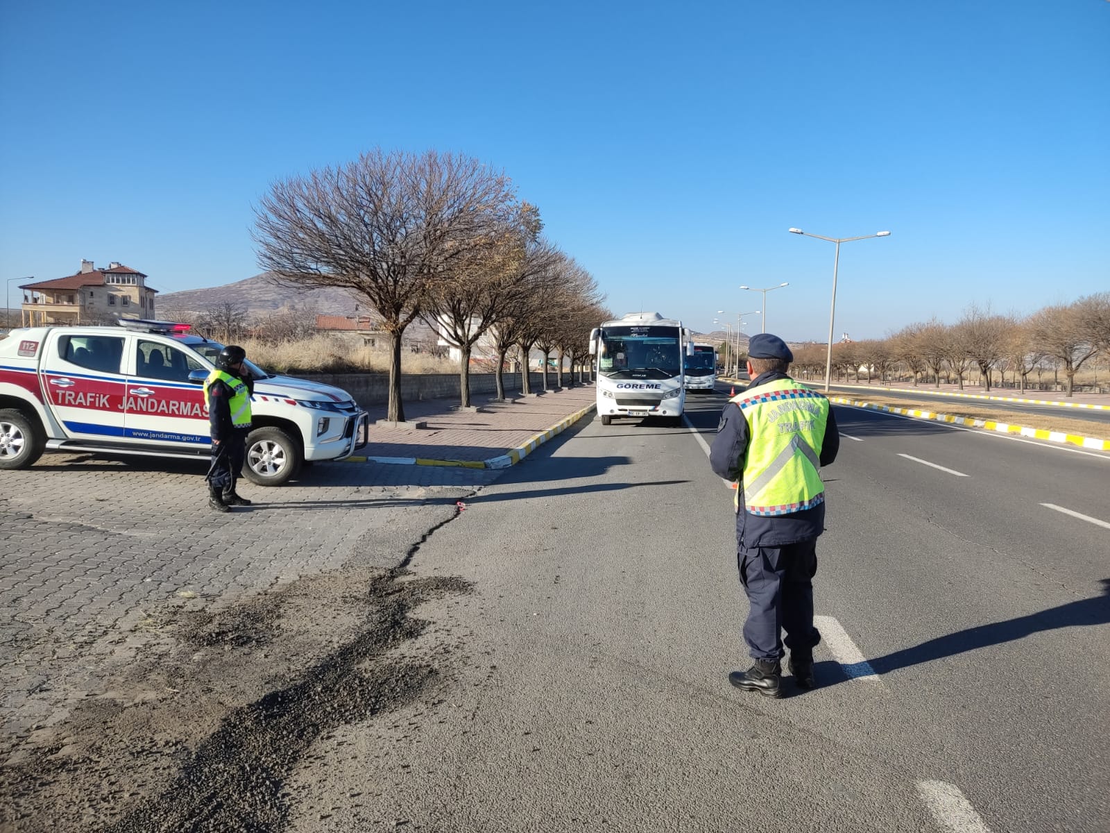 Jandarma ekipleri Kozaklı’da trafik denetimi yaptı