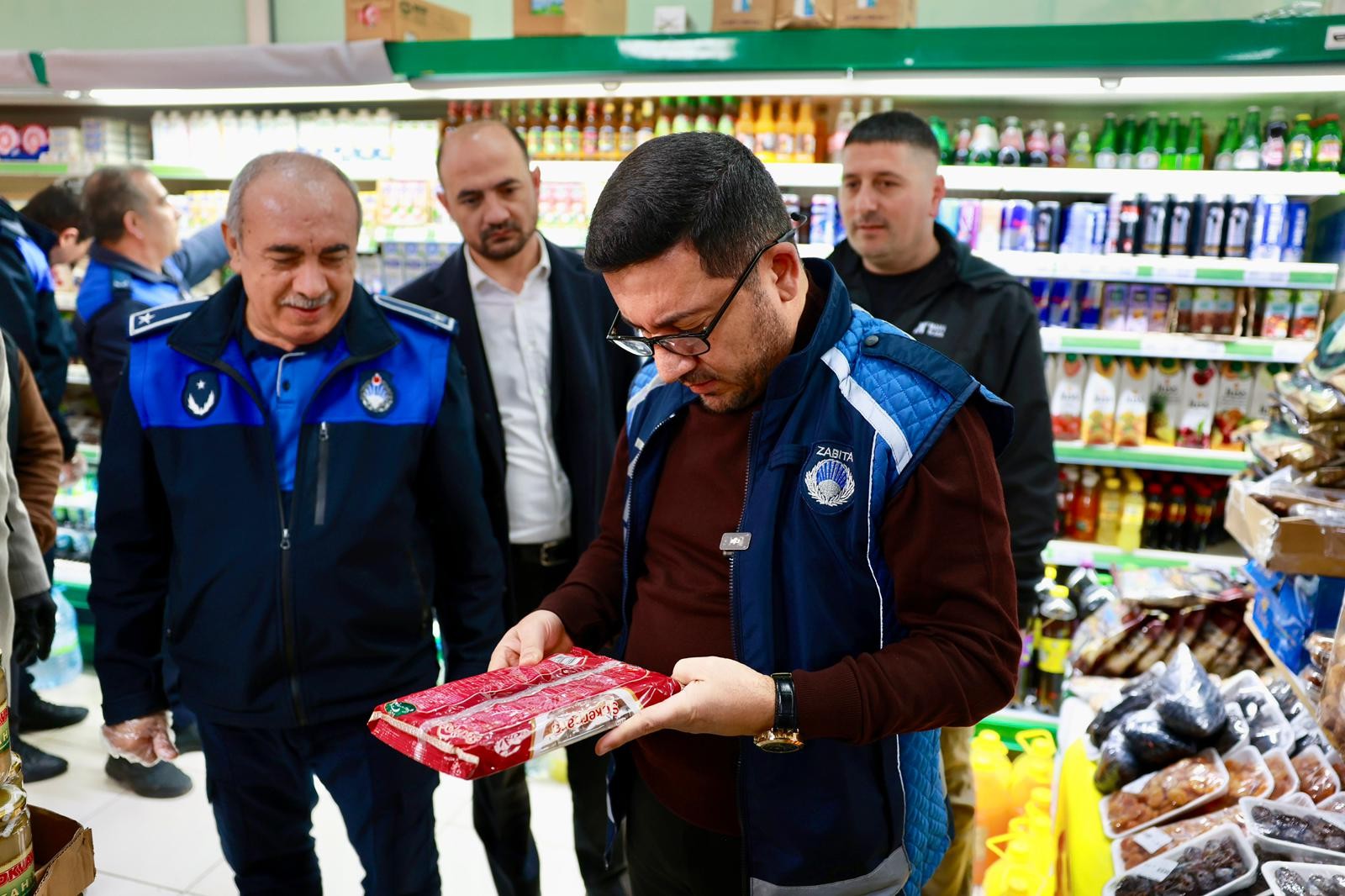 Belediye Başkanı Arı, Gıda İşletmelerini Denetledi