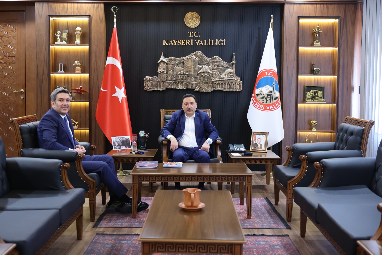 Kapadokya Alan Başkanı Cem Aslanbay’dan Kayseri Valisi Gökmen Çiçek’e Ziyaret