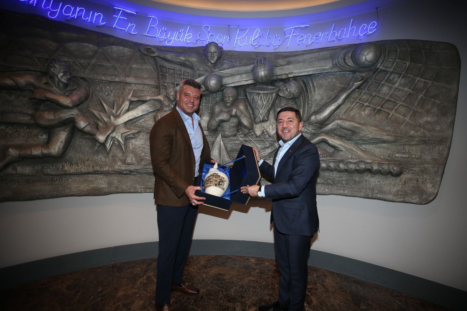 Başkan Arı’dan Fenerbahçe Başkanı Saran’a Ziyaret