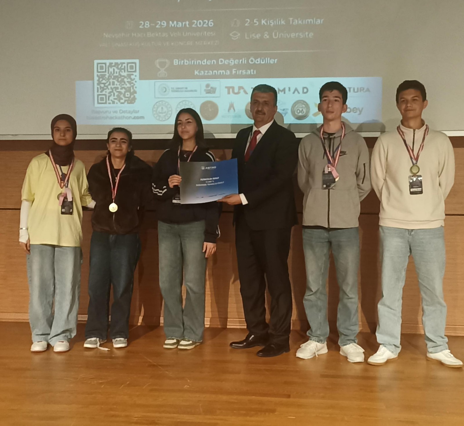 Türkiye Uzay Ajansı (TUA) AstroHackathon Yarışması'nda Fevzi Dirikoç Fen Lisesi Öğrencileri Üçüncü Oldu