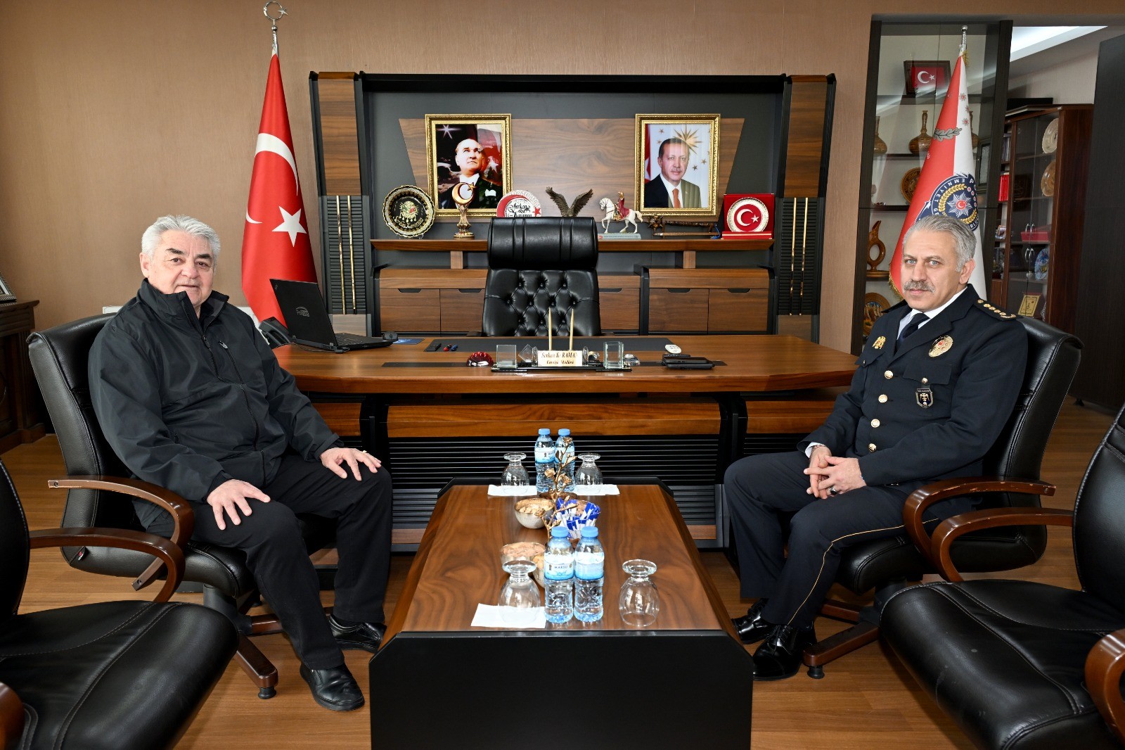 İş İnsanı Yakup Karahan’dan Emniyet Müdürü Karaman’a Polis Haftası Ziyareti