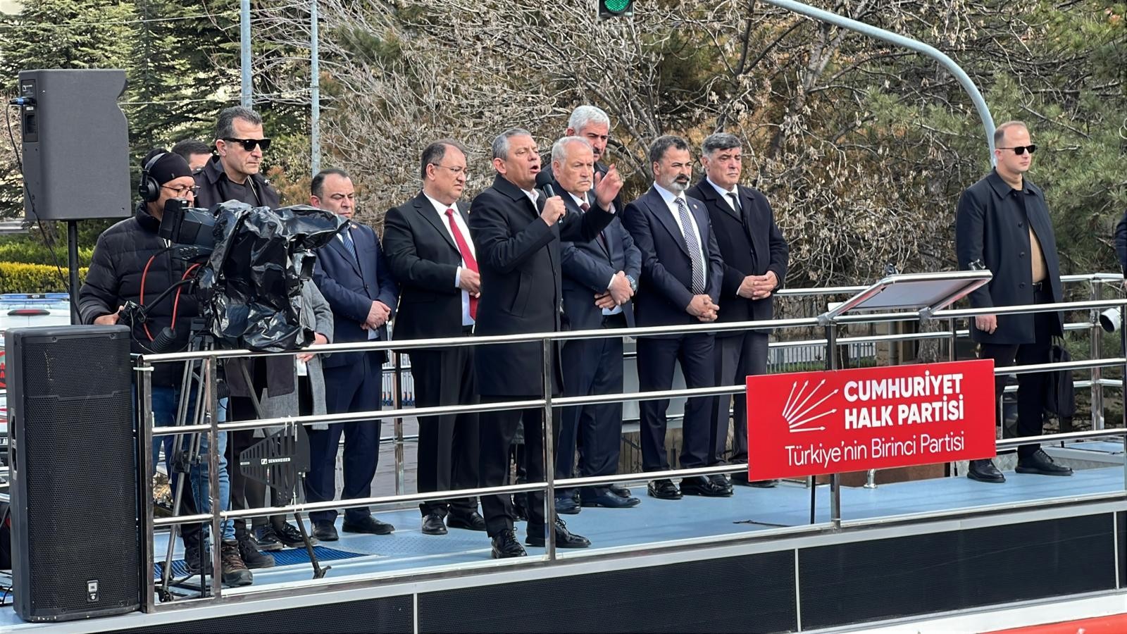 Özel ‘Millet İradesine Sahip Çıkıyor”  Mitinginde Konuştu