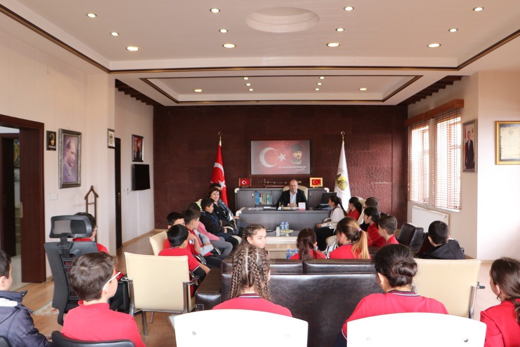 5. Sınıf Öğrencilerinden Uçhisar Belediyesi’ne Anlamlı Ziyaret