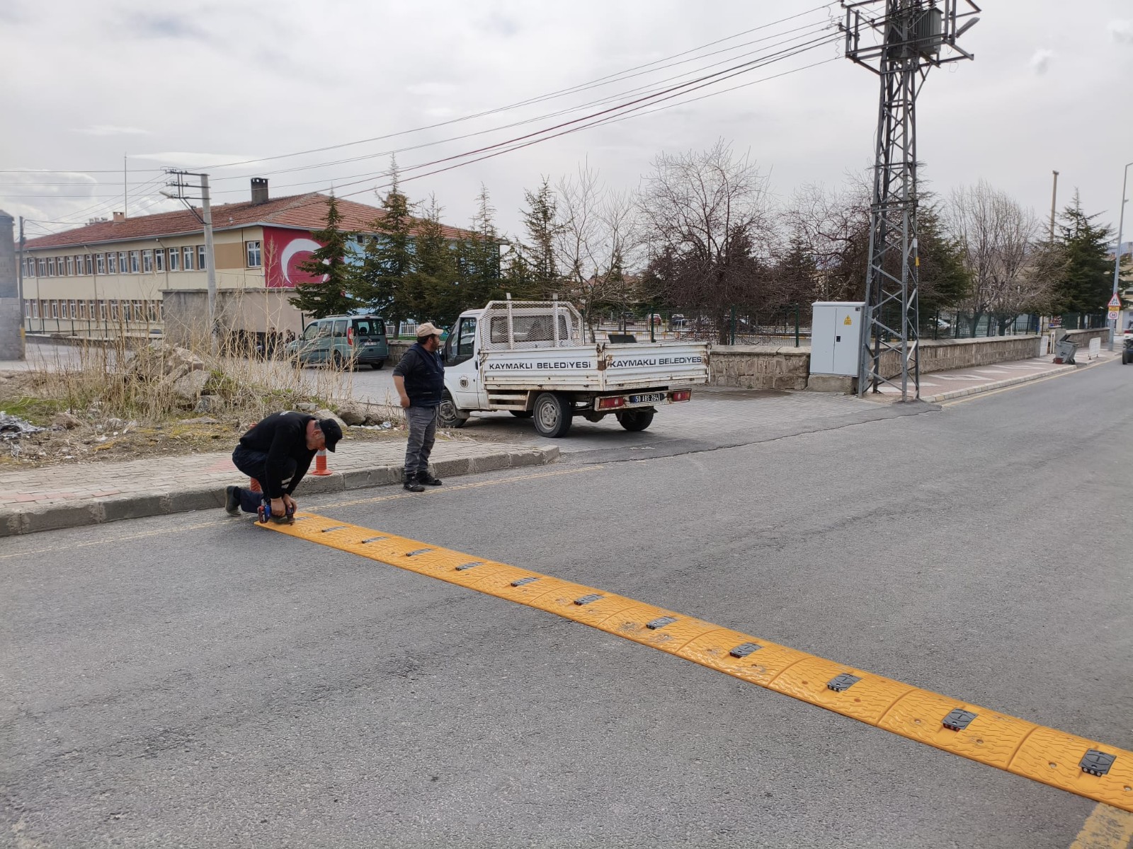 Kaymaklı’da Okul Yollarına  Hız Kesici Kasisler Yapılıyor