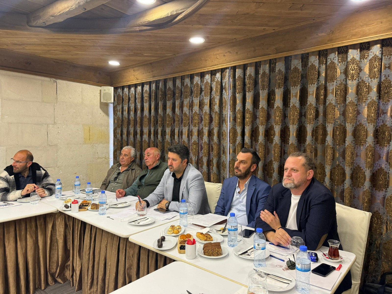 Milletvekili Emre Çalışkan Turizm Sektör Temsilcileriyle İstişare Toplantısında Buluştu