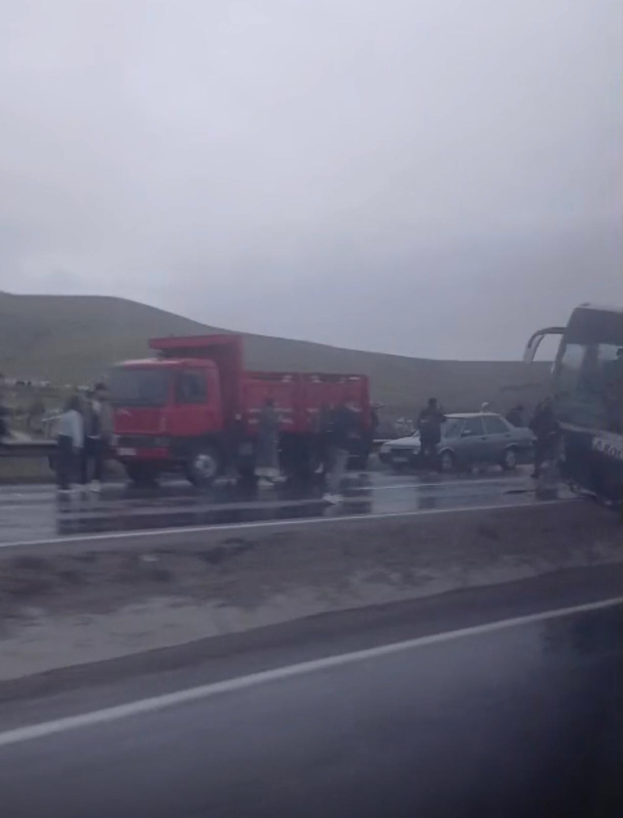 Nevşehir- Aksaray  karayolunda  zincirleme kaza! 7 yaralı