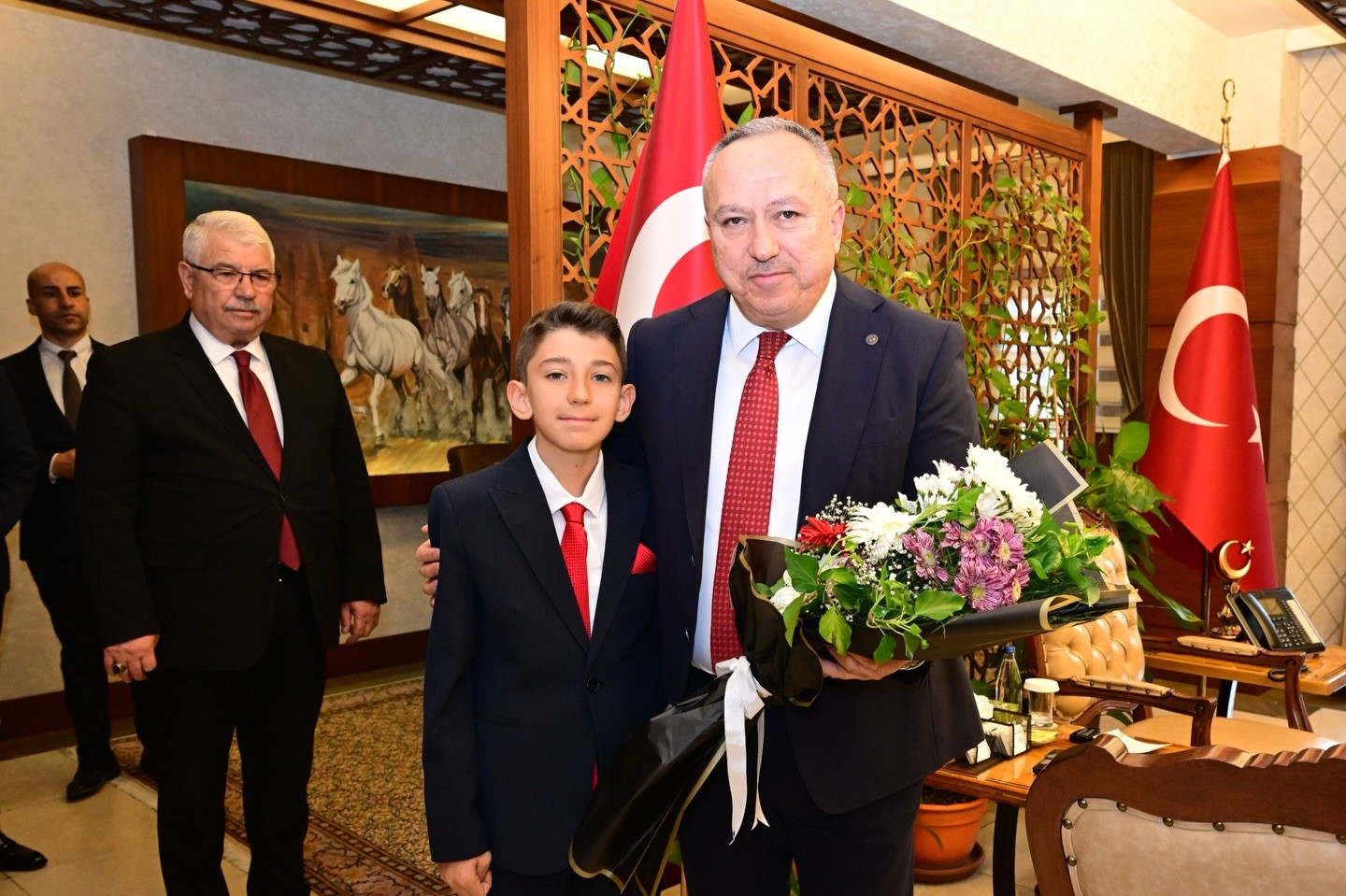 Vali Fidan Koltuğu  5. Sınıf Öğrencisi Şahiner’e Bıraktı