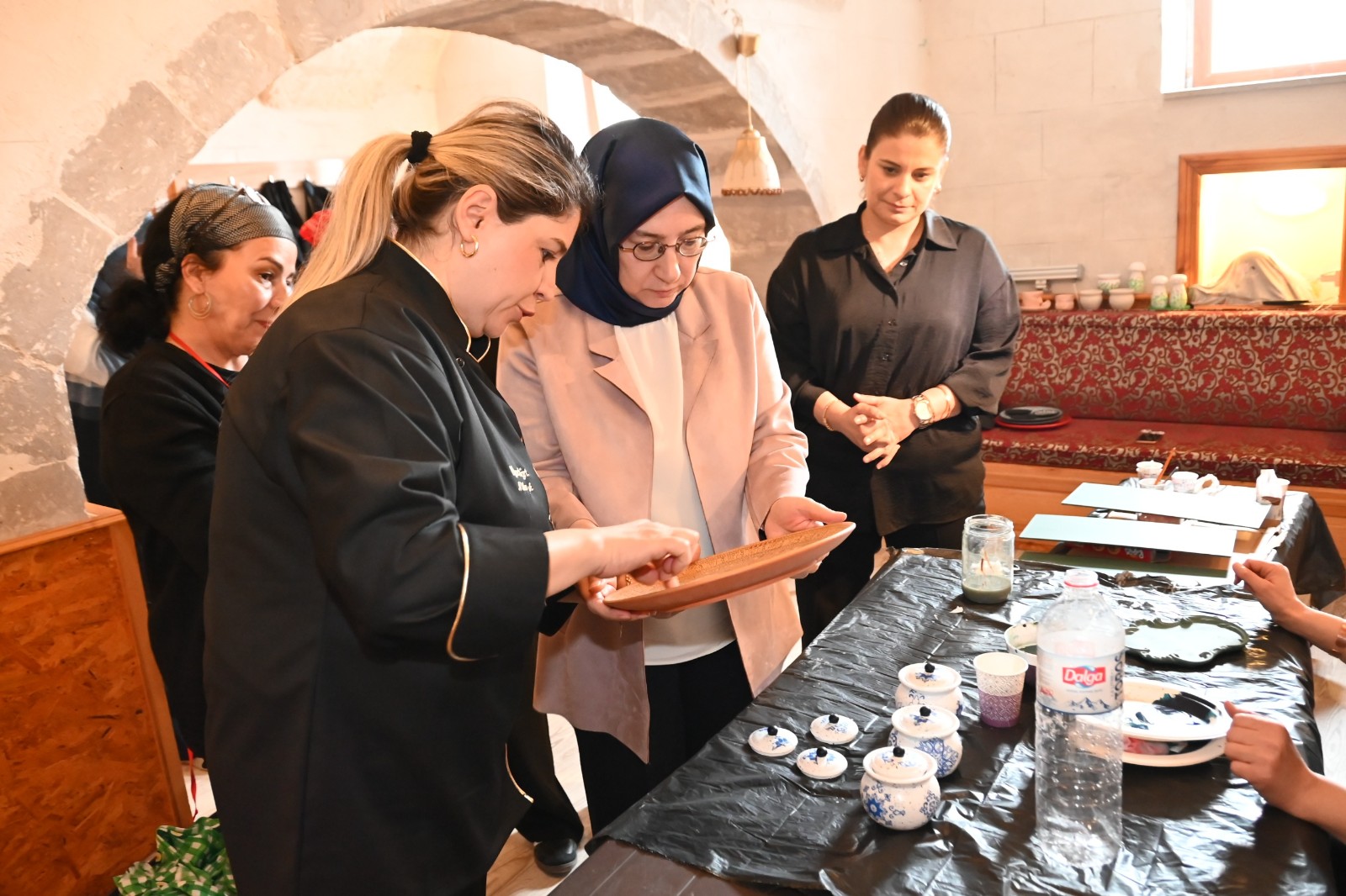 Başkan Özçelik’ten Vali Fidan’ın Eşi Fatma  Fidan’a Teşekkür