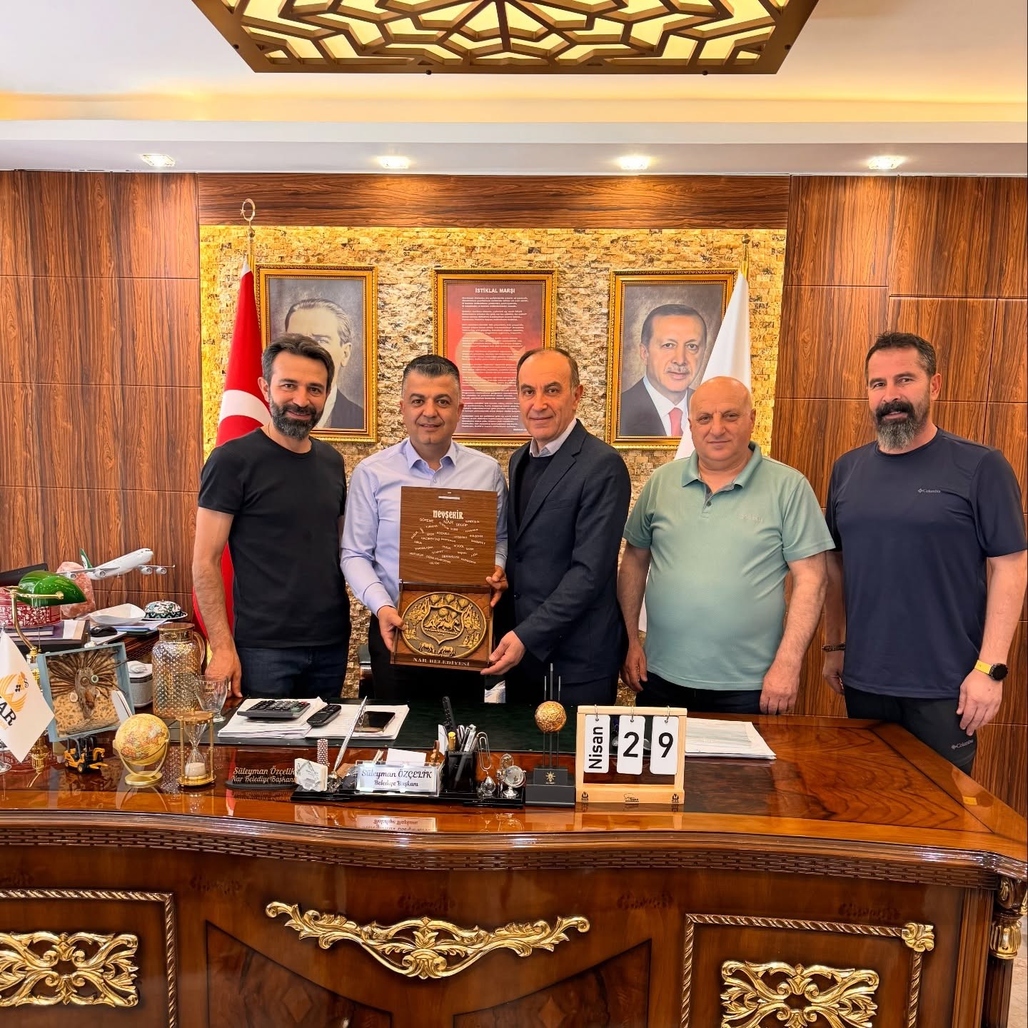 Başkan Özçelik, Nevşehir Masterlar Futbol Takımı Yöneticilerini Ağırladı