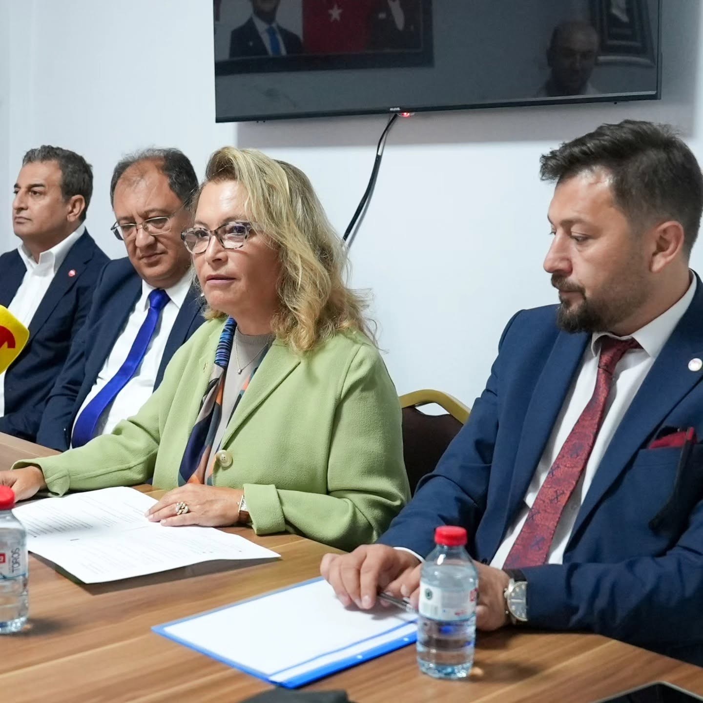 Yeni Parti Milletvekilleri Halkın Sorunlarını Dinledi