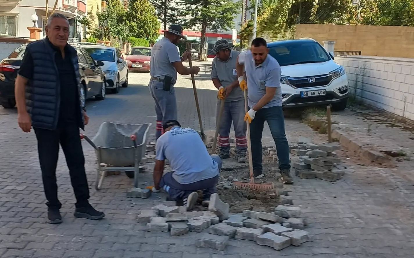 Güzelyurt Mahallesinde Bozuk Yol ve Kilitli Parke Taş Tamiratları Yapılıyor