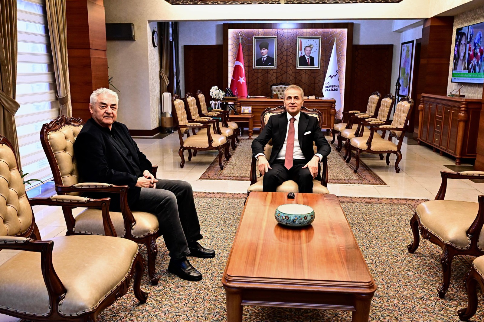ŞEHRİMİZDE TARIMI SANAYİLEŞTİREN ÖNCÜ İSİMLERDEN KARAHAN, VALİ KÖK’Ü ZİYARET ETTİ