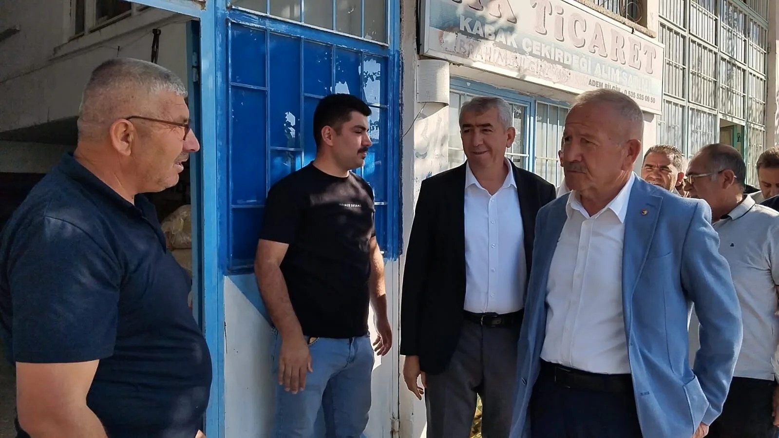 İbrahim Salaş’tan Zahire Pazarı’nda Esnaf Turu: “Sevdamız Makam Değil, Hizmet”