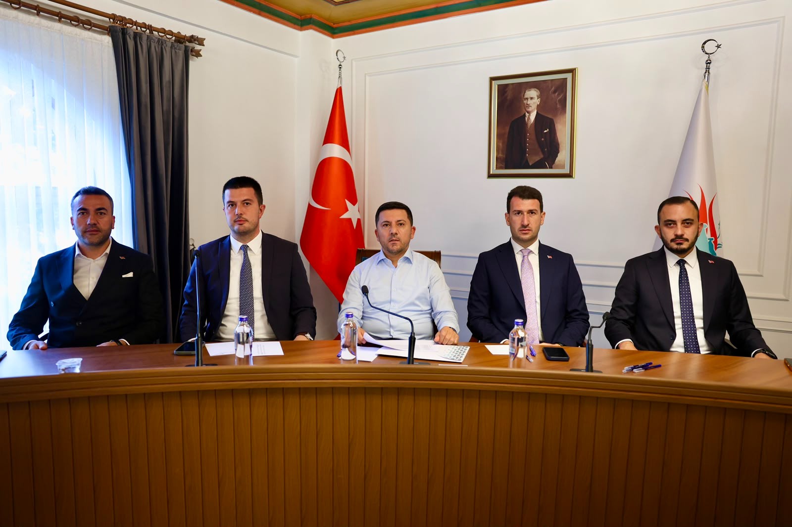 Belediye Başkanı Arı, Birim Müdürleri ile Toplantı Yaptı