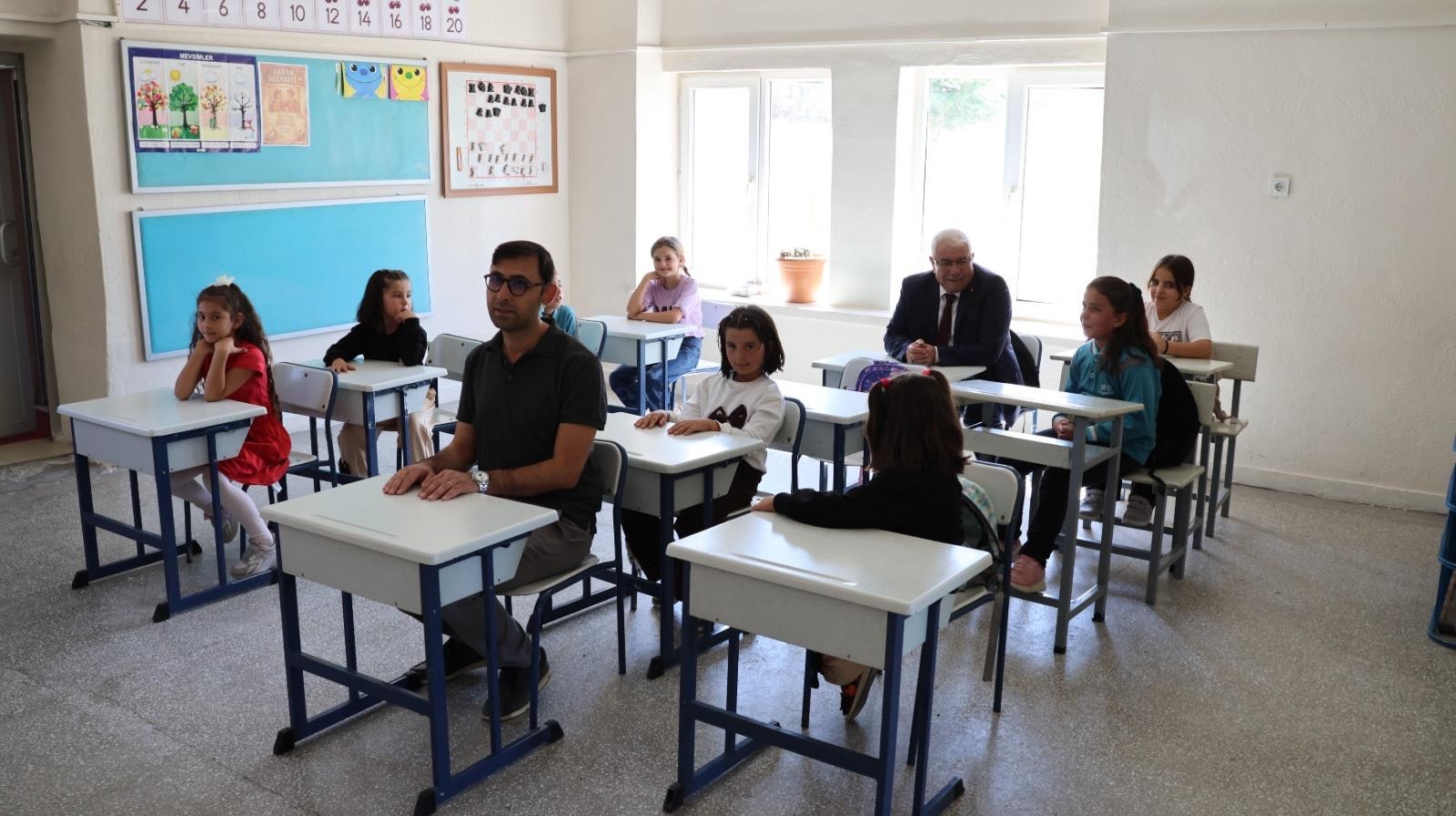 Yazıcı, Eğitimin İlk Gününde Balcın İlkokulunu Ziyaret Etti