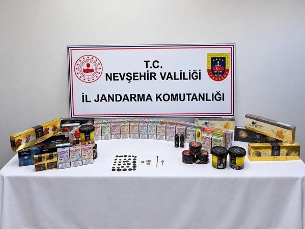 Jandarma’dan Kaçak Sigara ile Sikke ve Tarihi Obje Operasyonu