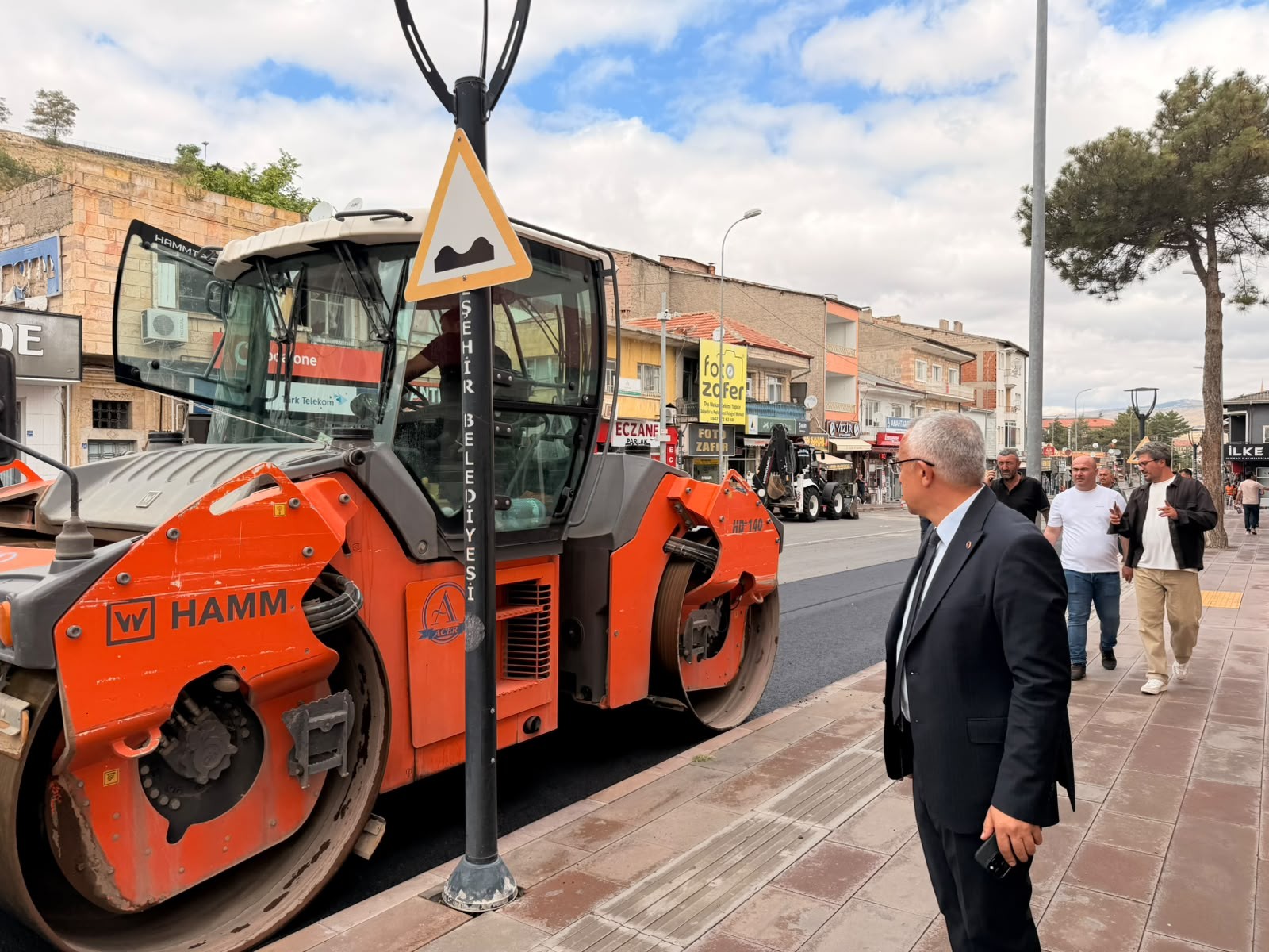 Gülşehir Çarşı Merkezinde Sıcak Asfalt Çalışmaları Başladı