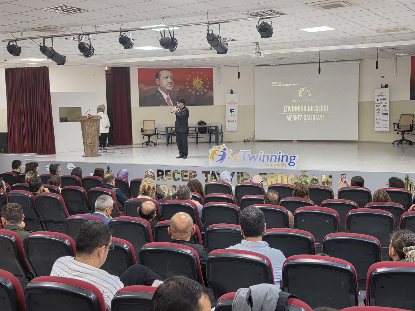 Nevşehir Merkez'de eTwinning Bilgilendirme Toplantısı Yapıldı