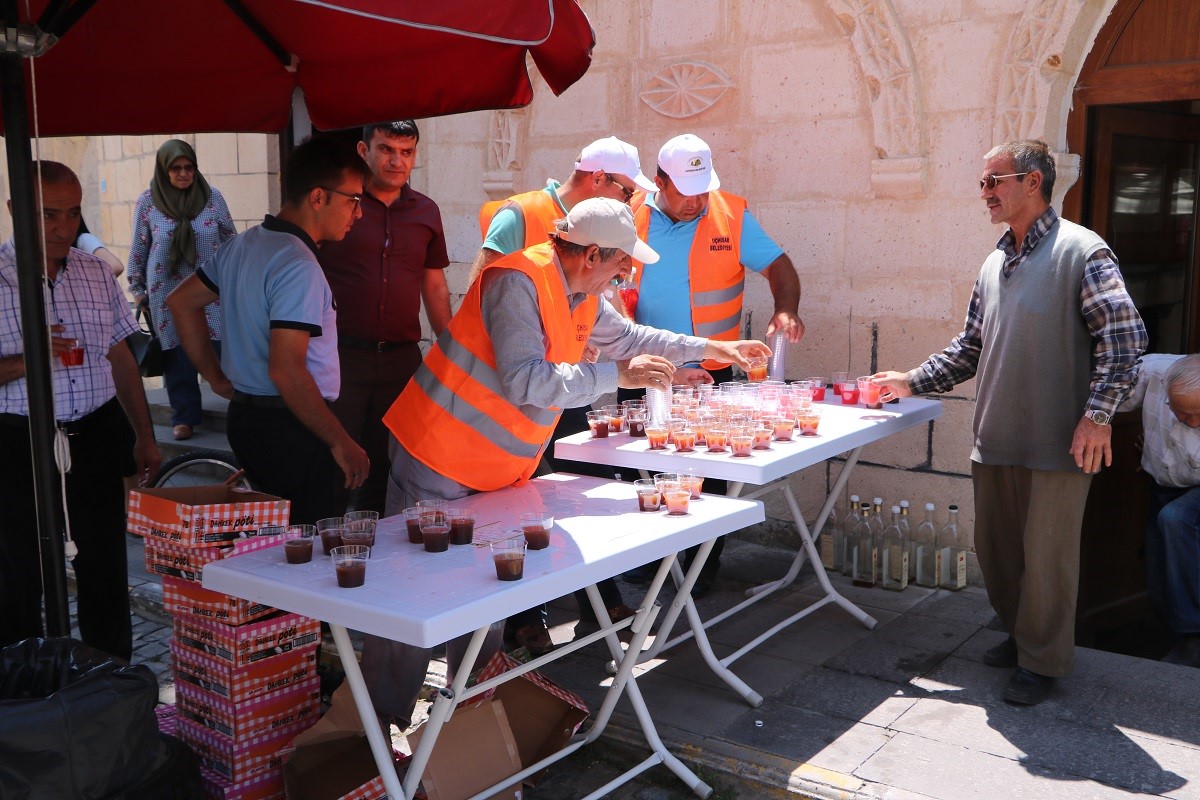 Uçhisar Belediyesi’nden İkram