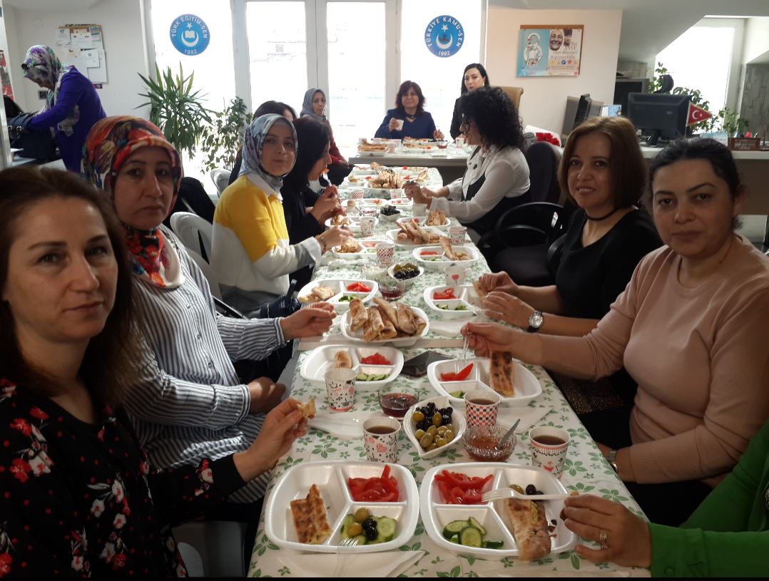 Kadınlar kahvaltıda buluştu