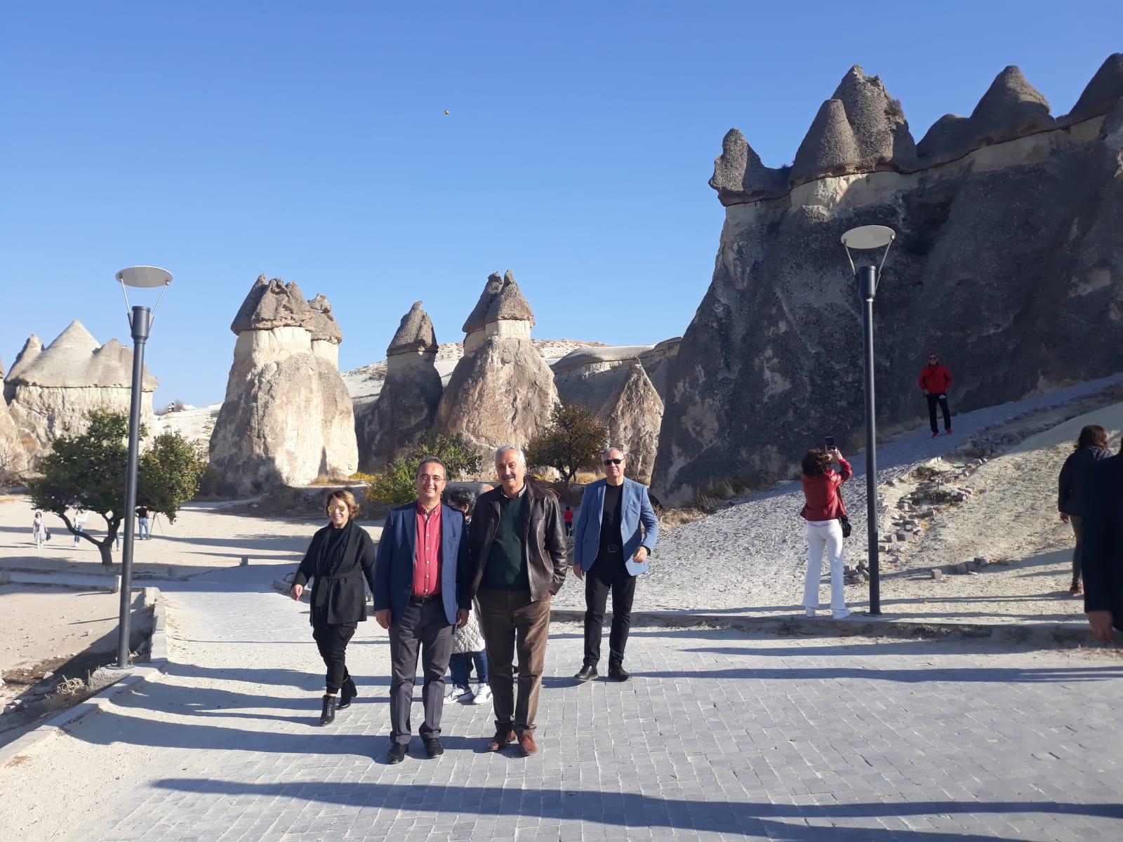 Sarıaslan ve Tezcan, Zelve-Paşabağları örenyerini gezdi