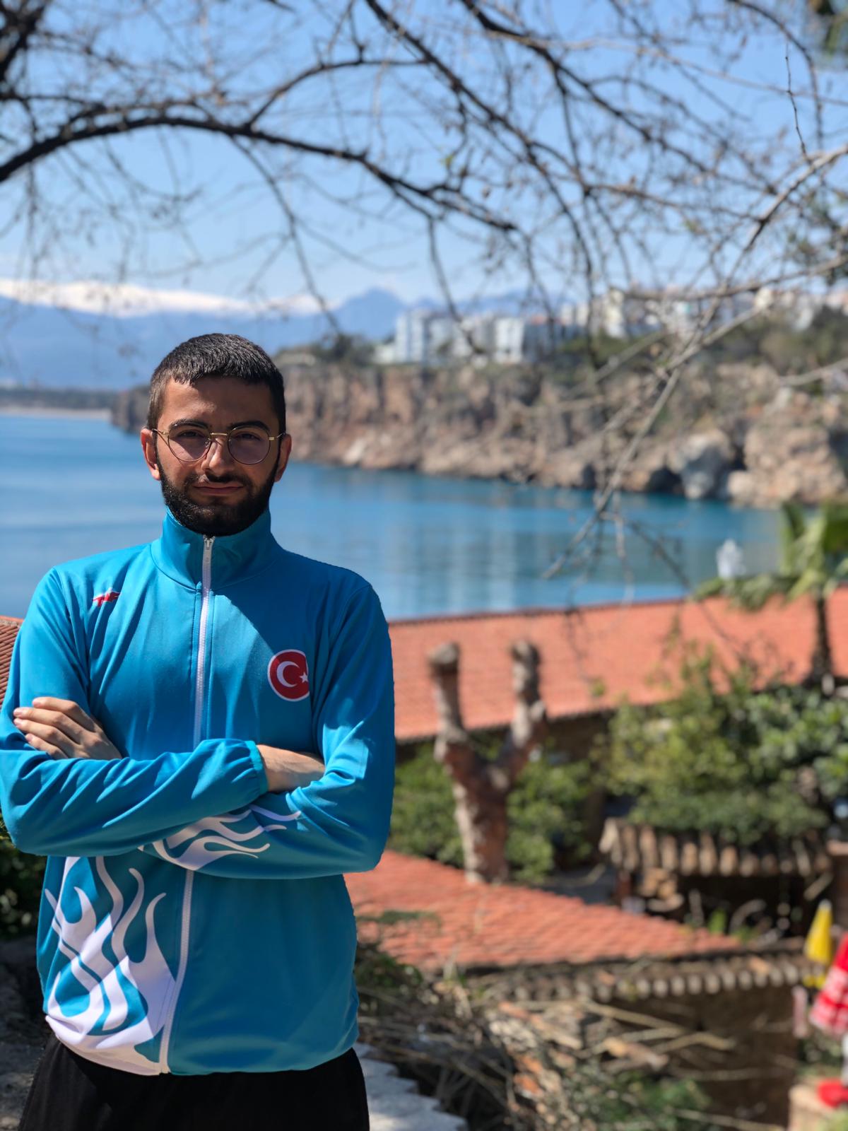 NEVŞEHİR BELEDİYESİ GENÇLİK VE SPOR KULÜBÜ ATLETİZM ANTRENÖRÜ KÖSTEKÇİ’YE MİLLİ GÖREV