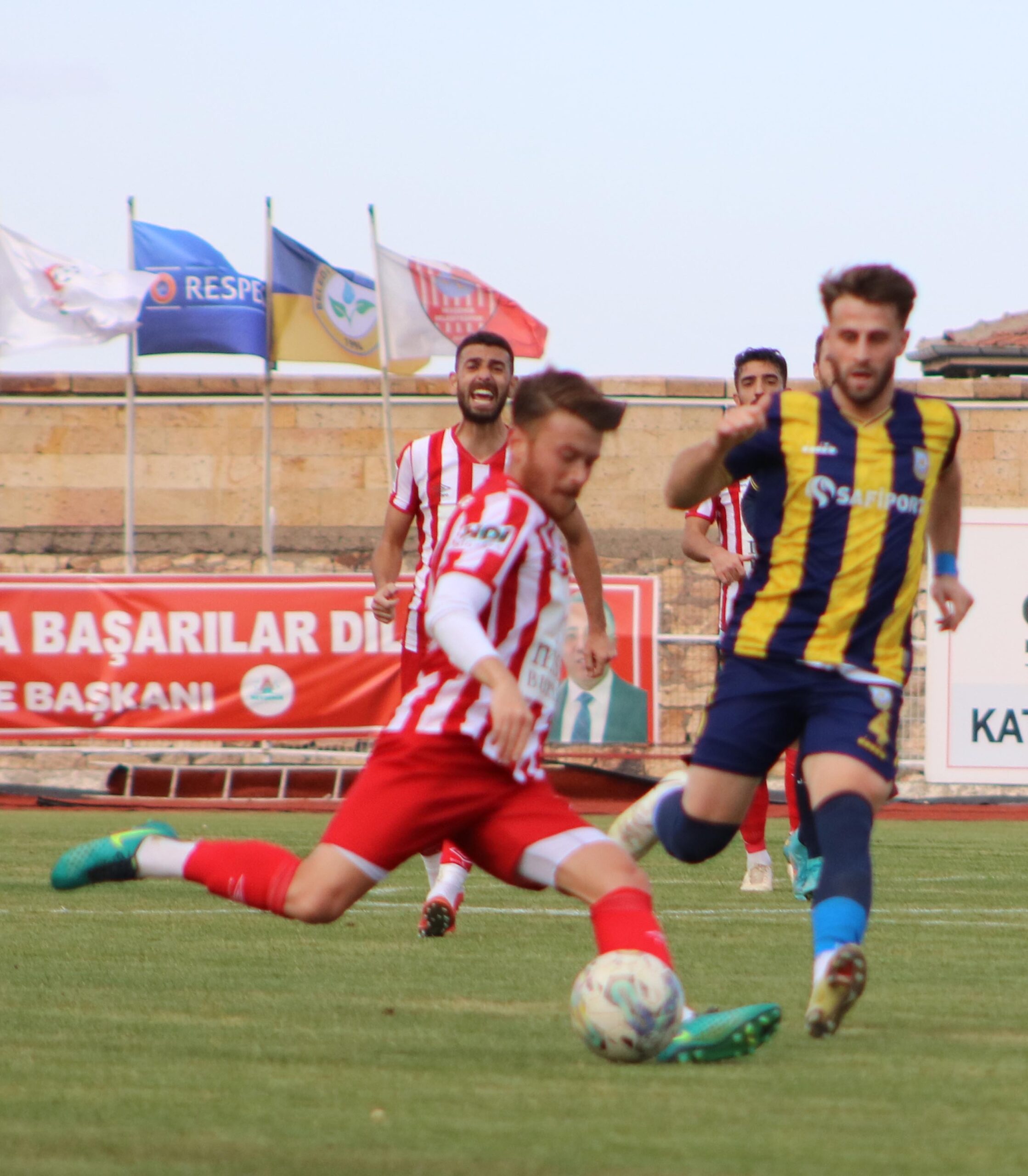 Nevşehir Belediyespor: 3 Belediye Derincespor:0