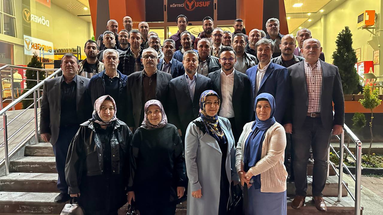 AK PARTİ MİLLETVEKİLİ ADAYLARI ÖZGÜN VE YANAR,MEMUR SEN İFTARINA KATILDI