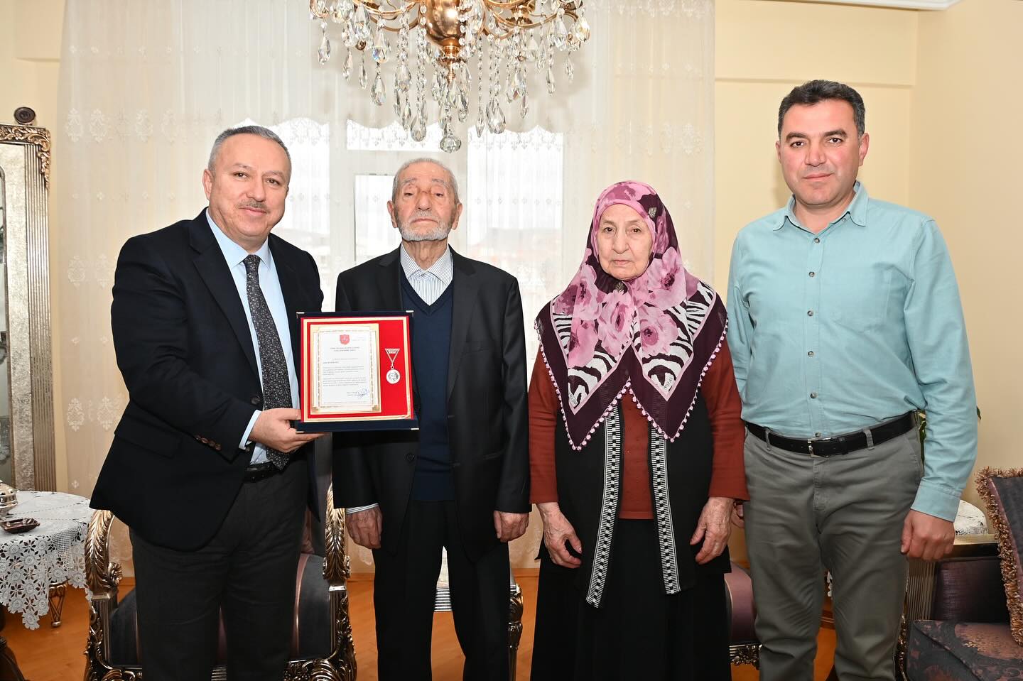 Vali Ali Fidan’ dan , Hayırsever Mahir Düz’e Ziyaret
