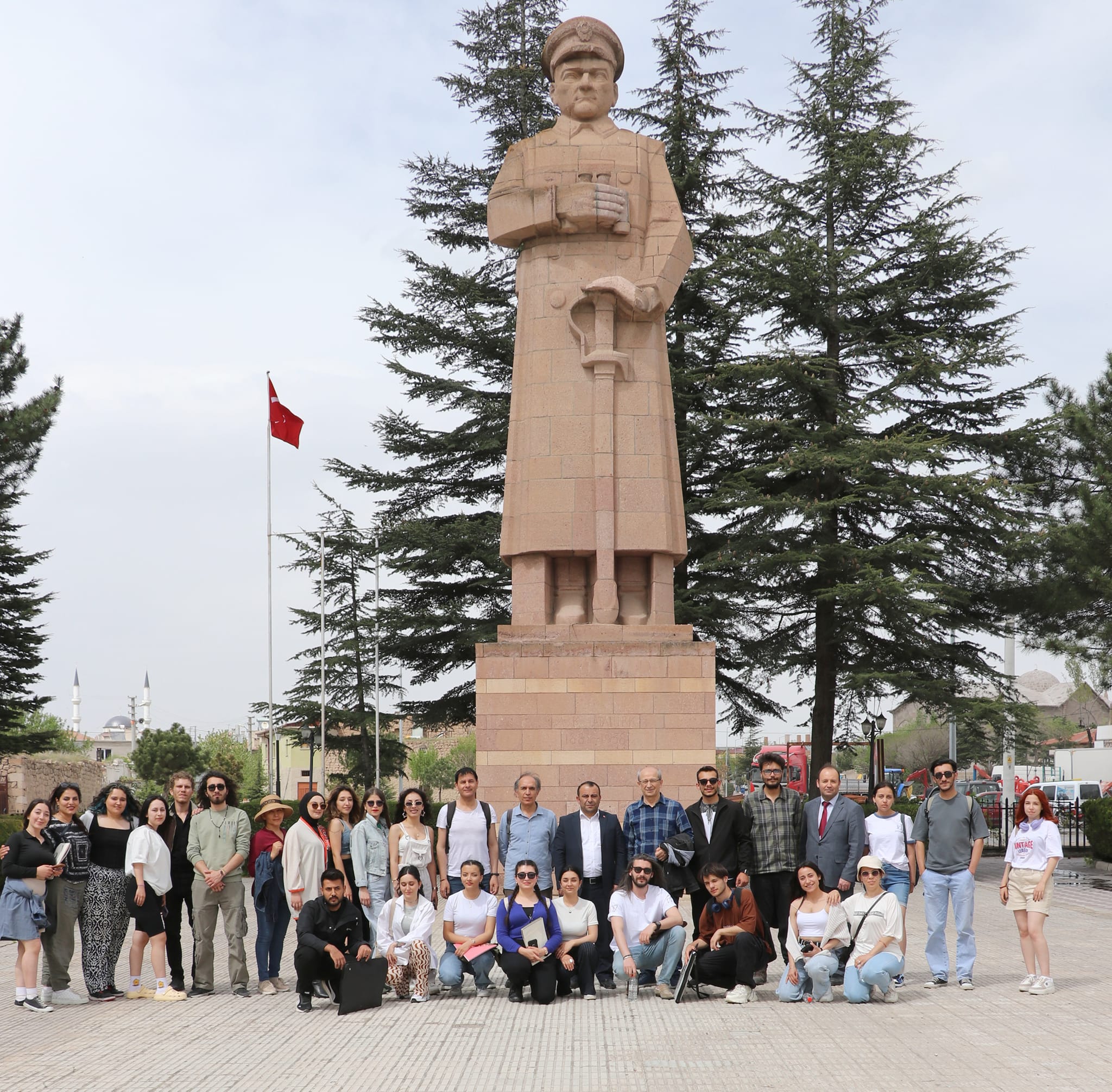 Başkan İnce Erciyes Üniversitesi Heykel Bölümü Öğretim Üyeleri ile Bir Araya Geldi