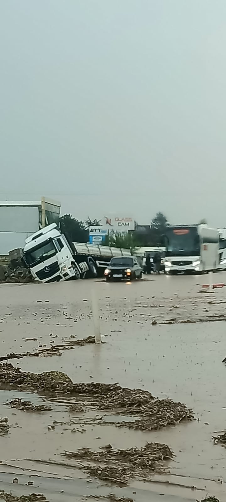 Şiddetli Yağışlarla Nevşehir-Acıgöl Karayolu Göle Döndü