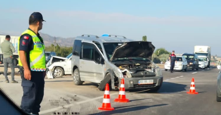 Karacaören Köyü Girişinde Kaza