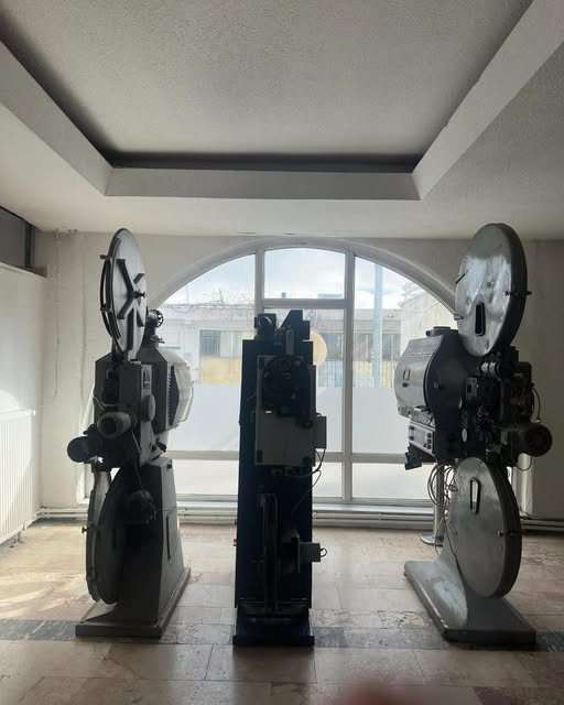 Ürgüplü Kırboğa Ailesi,  3 Sinema Filmi Oynatma Makinasını Ürgüp Belediyesi’ne Bağışladı