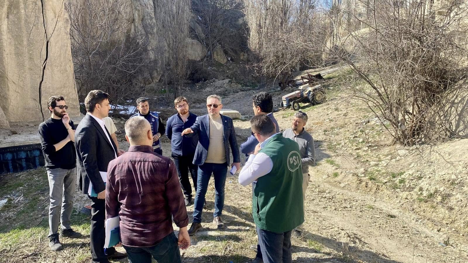 Başkan Ateş, DSİ Bölge Müdürü Şahin İle Dere Sokak’da Taşkın İncelemesi Yaptı