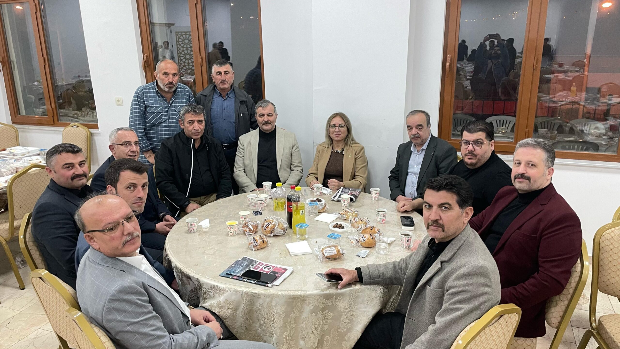 Tatlarin Beldesinde Başkan Selvi’nin Organizasyonu ile İftar Programı Düzenlendi