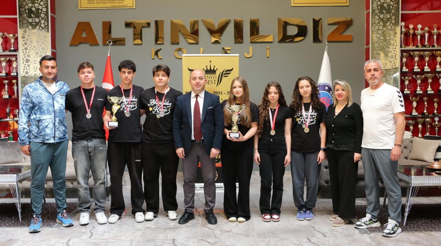ALTINYILDIZ KOLEJİ FEN VE ANADOLU LİSESİ  BASKETBOL TAKIMLARINDAN ÇİFTE KUPA
