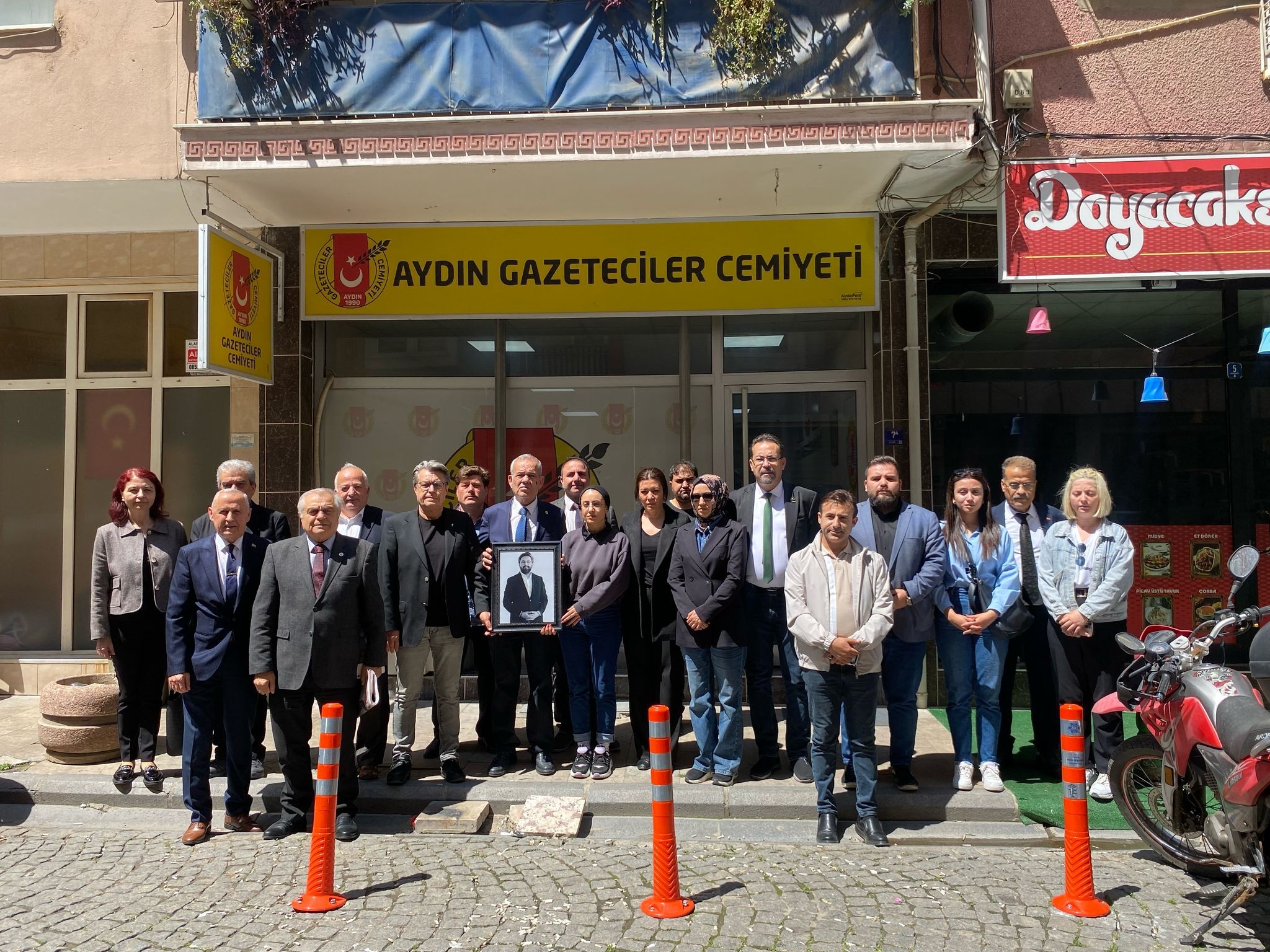 NGC BAŞKANI EKİCİ’NİN DE HAZIR BULUNDUĞU HEYETTEN TAZİYE ZİYARETİ