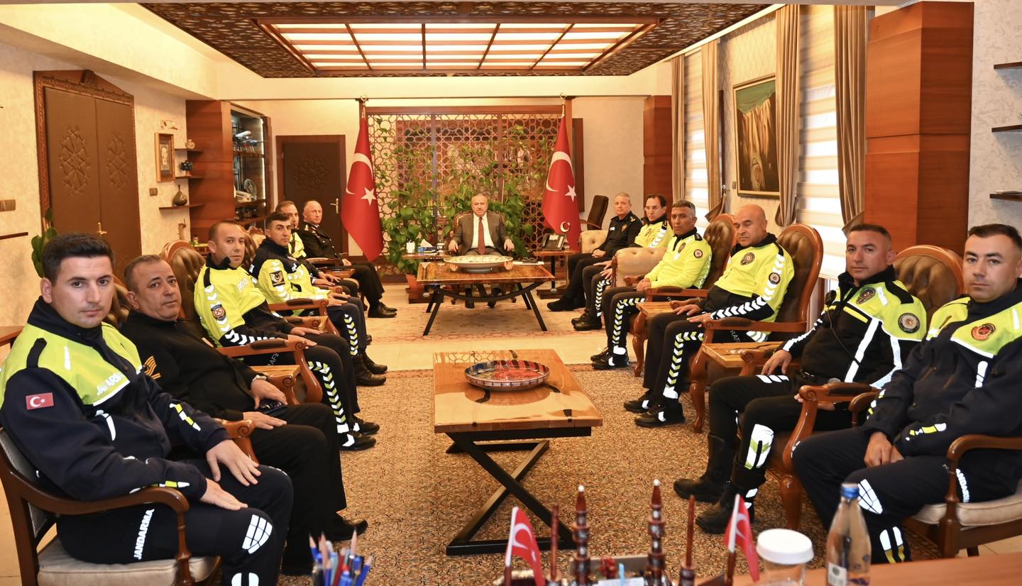 Vali Fidan, Emniyet ve Jandarma Trafik Ekiplerini Makamında Kabul Etti