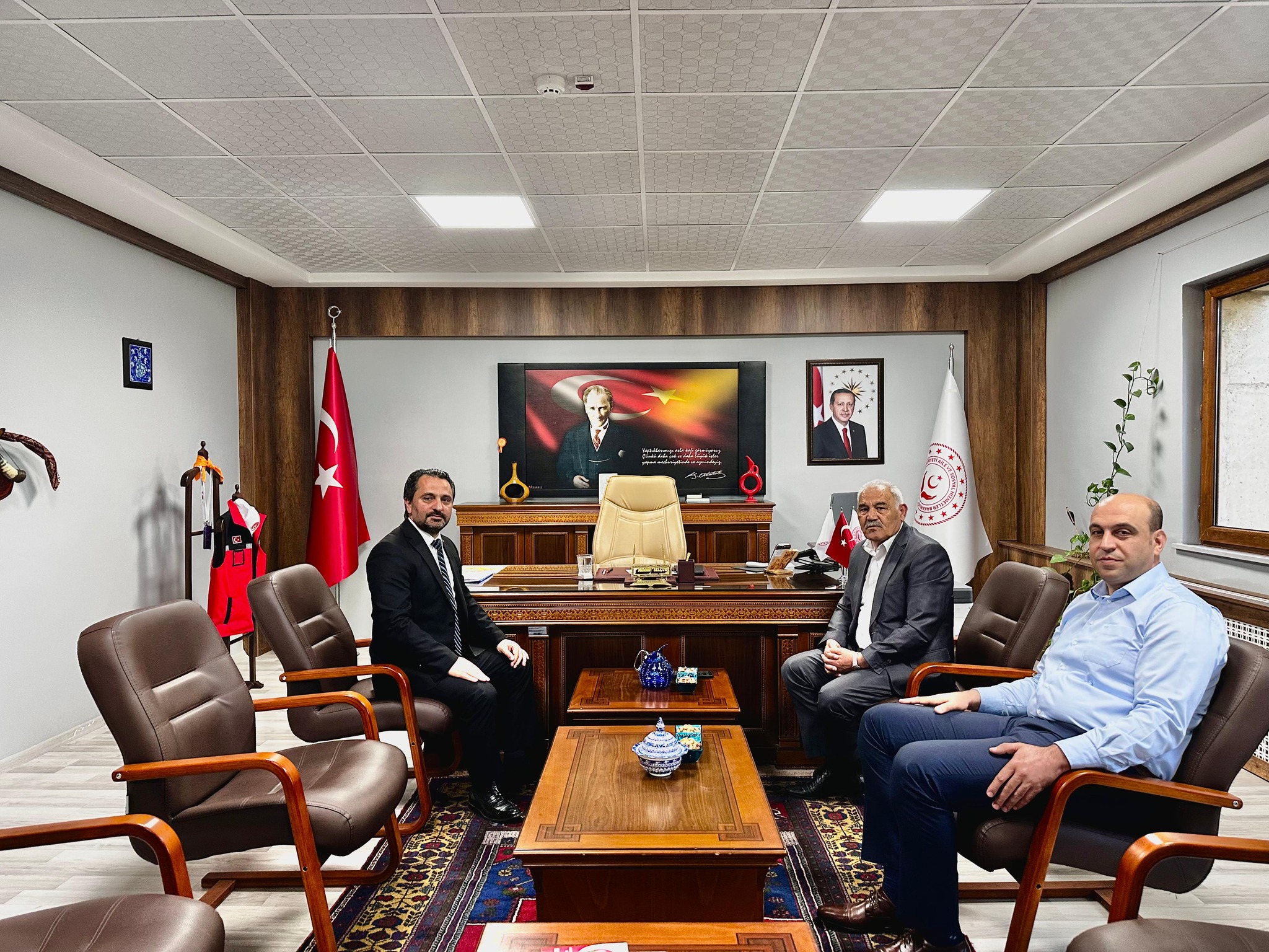 PINARBAŞI VE ÖZGÜN, AİLE VE SOSYAL HİZMETLER İL MÜDÜRÜ SELÇUK’U ZİYARET ETTİ