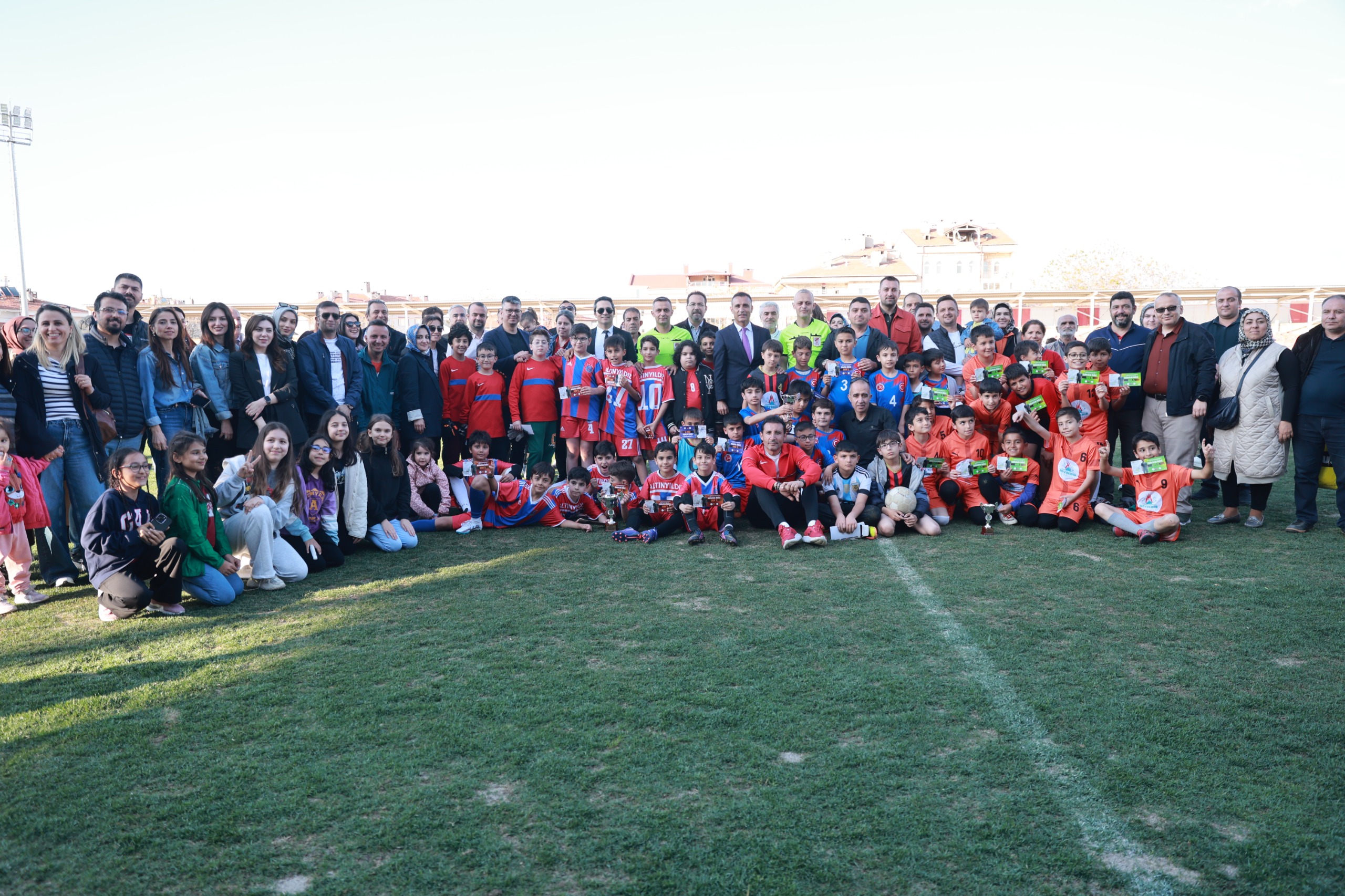 Futbol Turnuvası Renkli Görüntülerle Tamamlandı