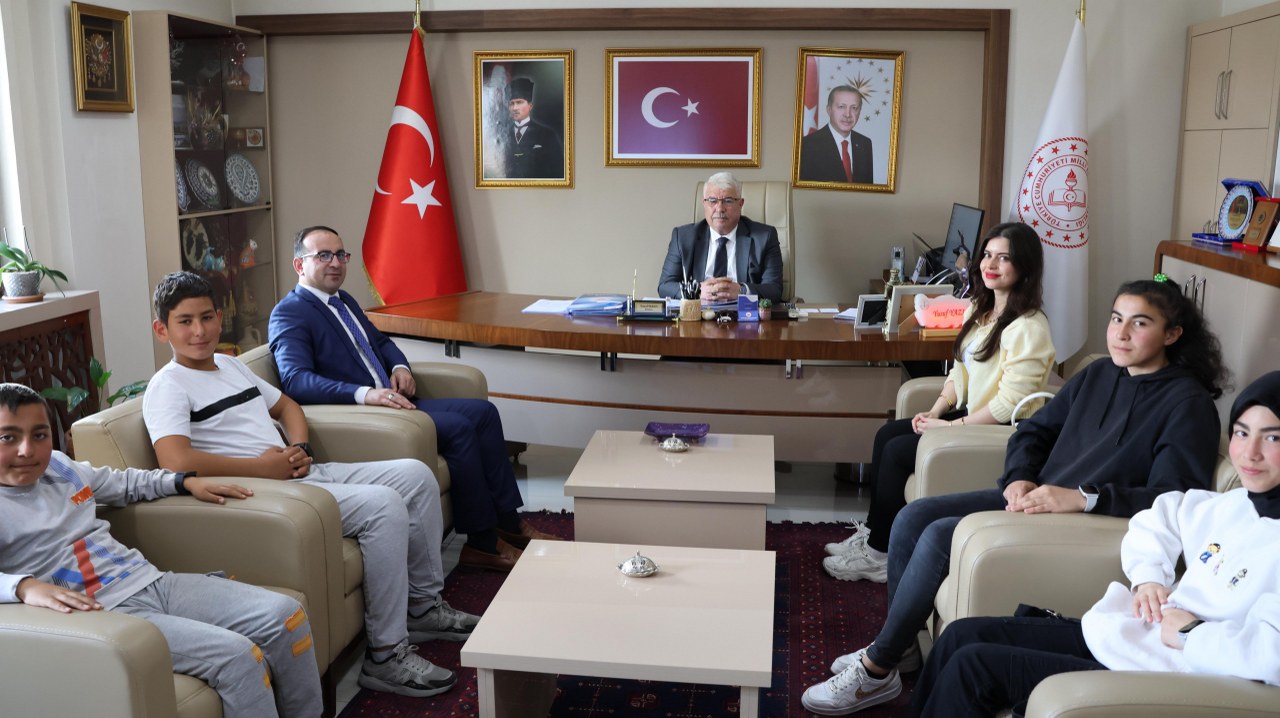 İSTANBUL’DAN ANADOLU’YA 23 NİSAN COŞKUSU