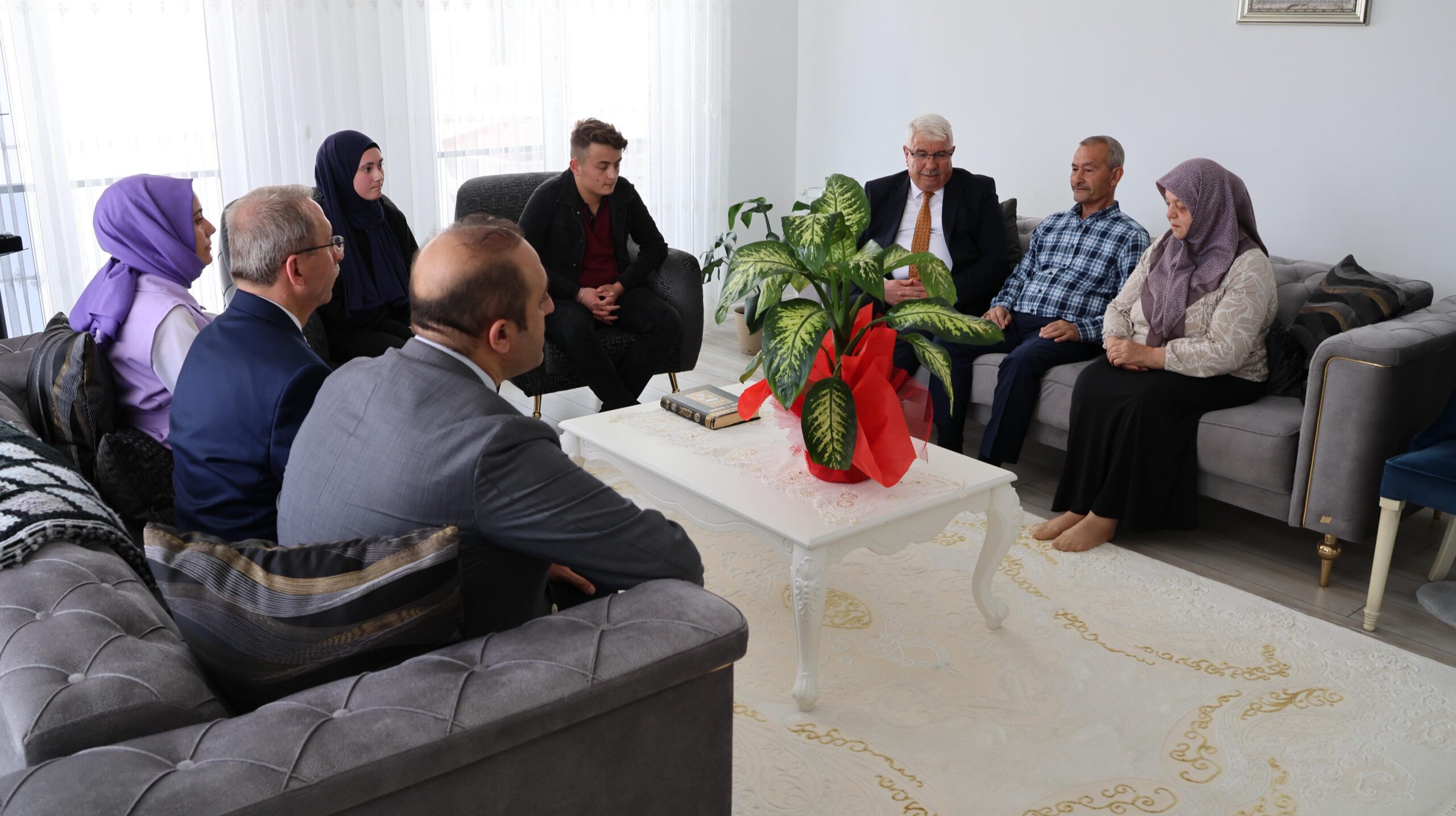 EĞİTİM CAMİASI,  ANNELER GÜNÜ DOLAYISIYLA VEFA ZİYARETLERİ GERÇEKLEŞTİRDİ
