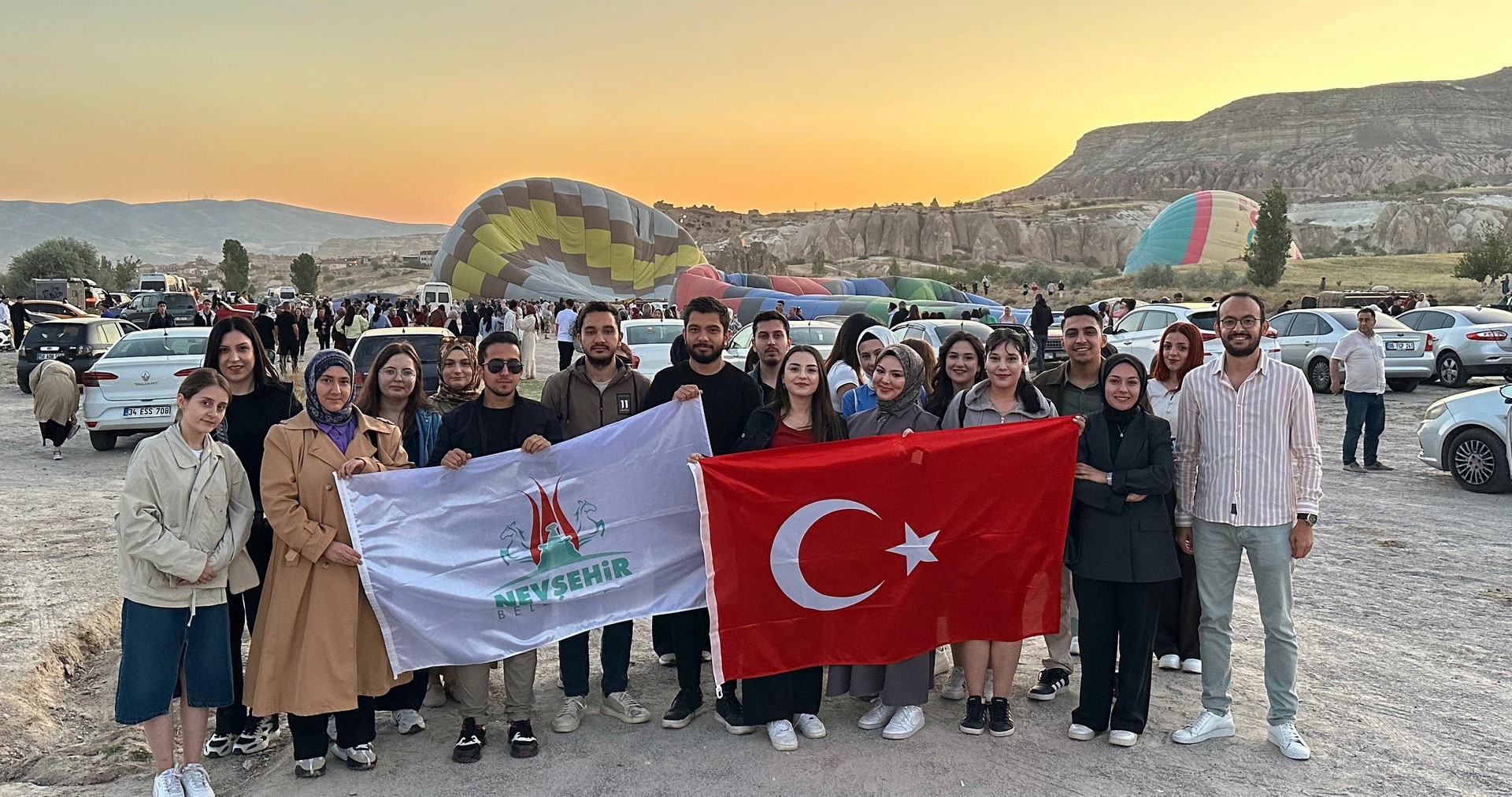 Finallerin Bitimiyle Üniversite Öğrencilerine Balon Seyri Etkinliği