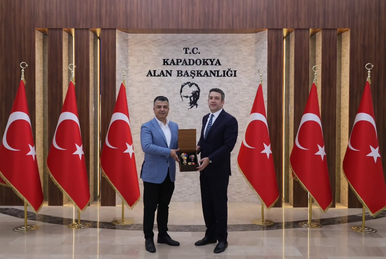 BAŞKAN ÖZÇELİK’DEN , KAPADOKYA ALAN BAŞKANI ASLANBAY’A HAYIRLI OLSUN ZİYARETİ