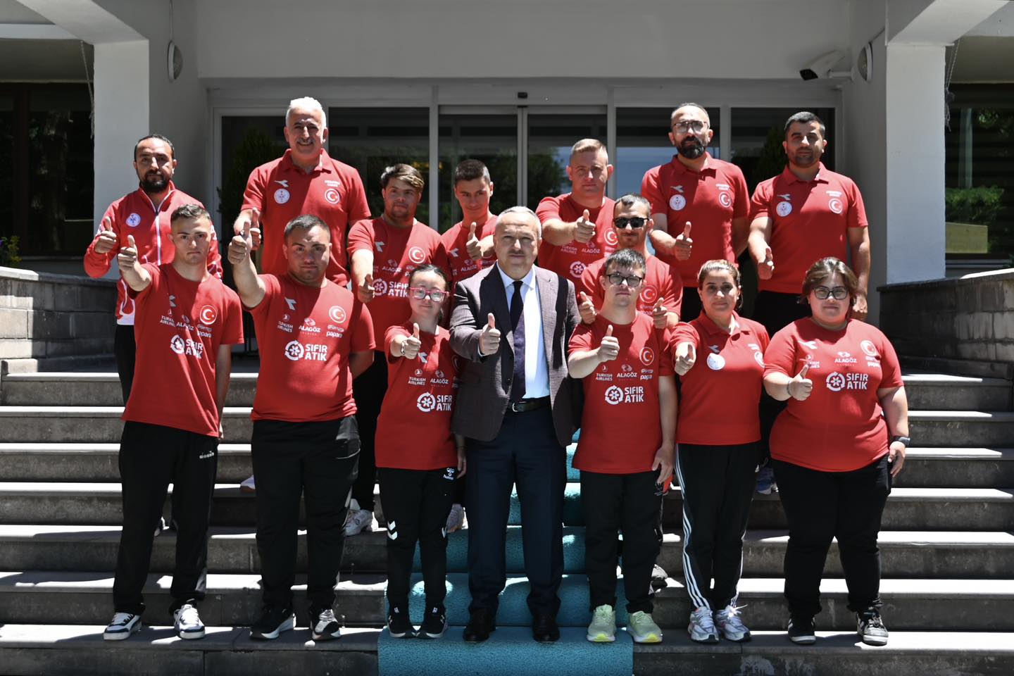 Vali Fidan.,Avrupa Şampiyonasına Hazırlanan Down Sendromlu Millî Sporcuları Kabul Etti