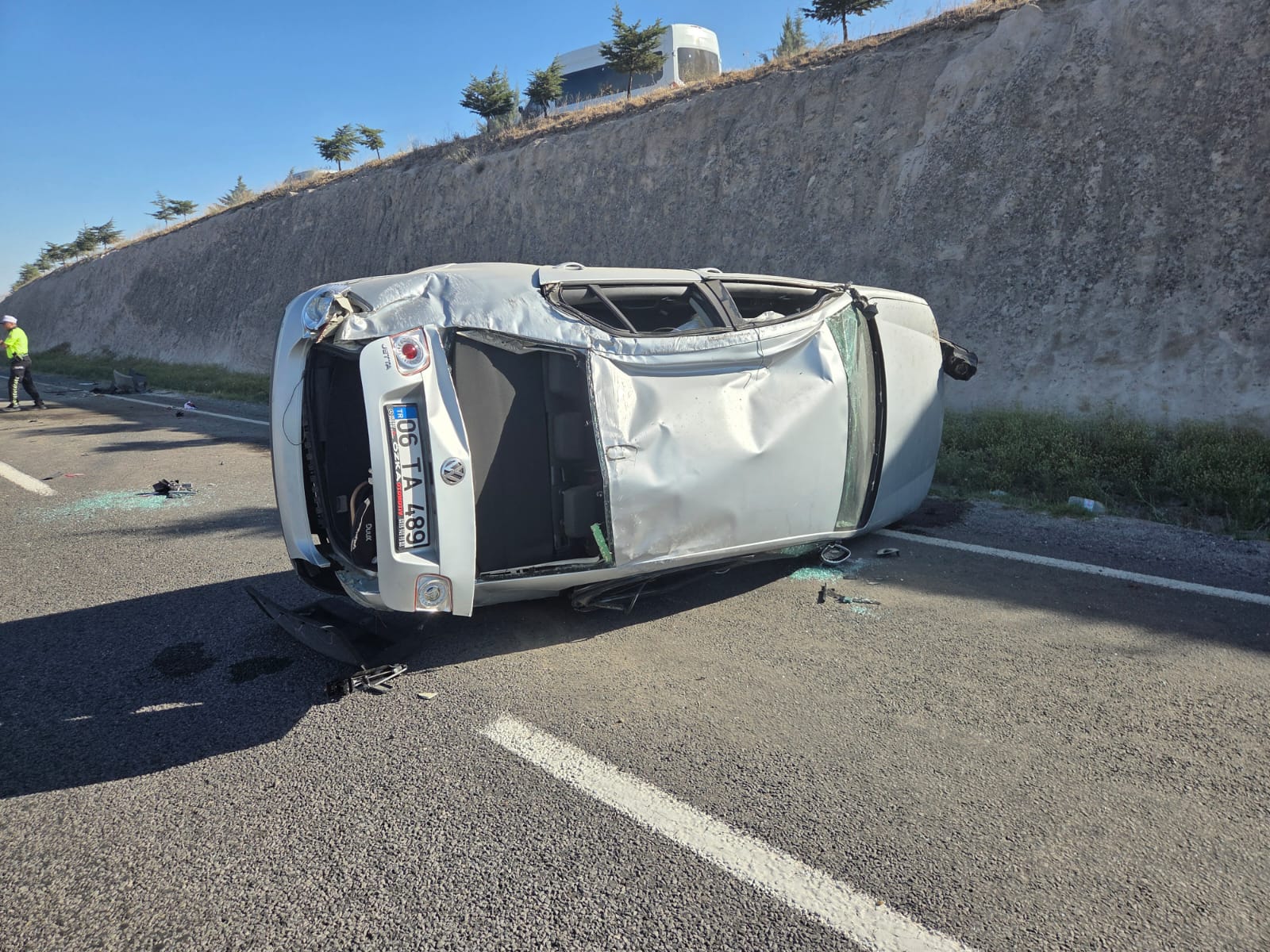 Takla atan Otomobilde Anne Öldü, Çocuğu Yaralandı