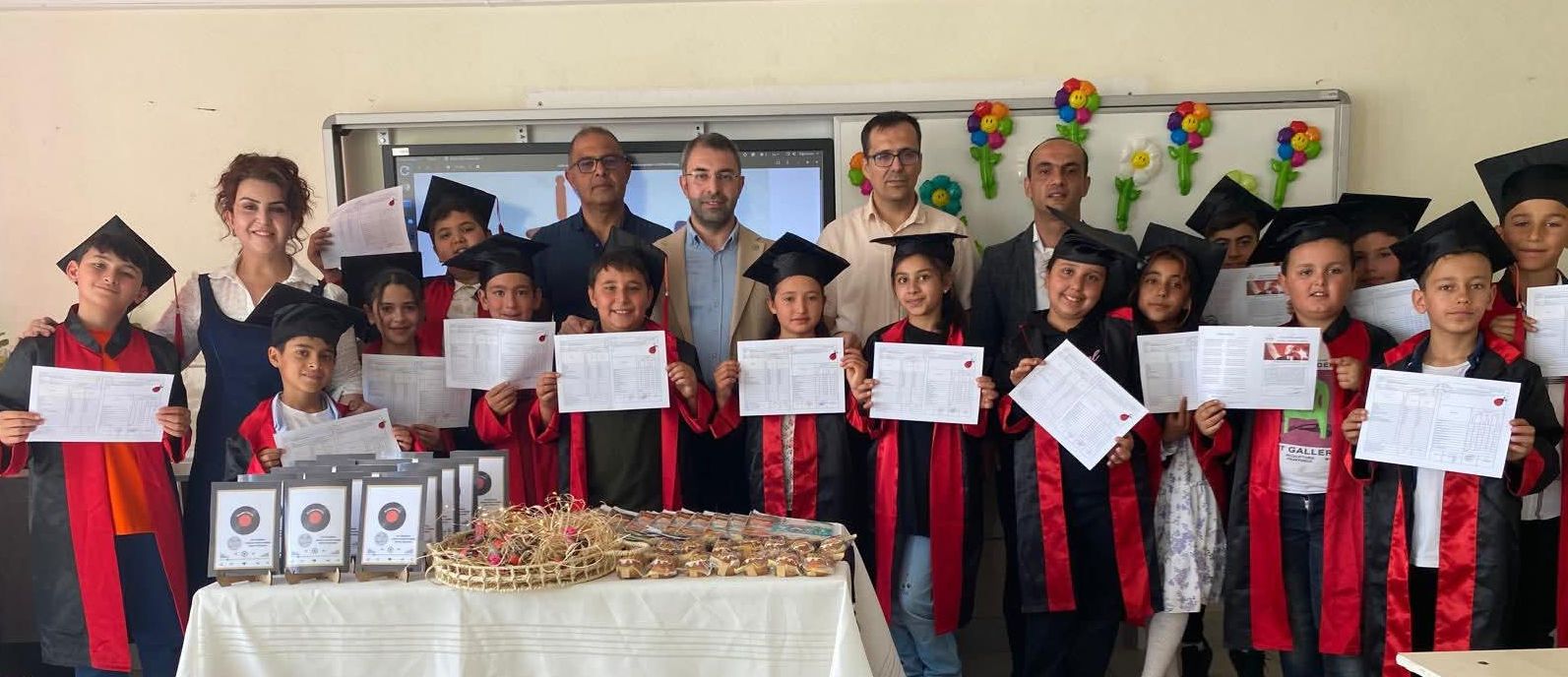 KARAPINAR’DA KARNELER VERİLDİ TATİL BAŞLADI